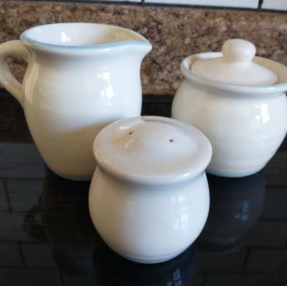 Pfaltzgraff Aura Creamer, Sugar Bowl & Shaker Set - Picture 10 of 10